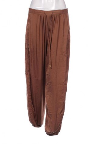 Pantaloni de femei Piazza Italia, Mărime M, Culoare Maro, Preț 49,99 Lei