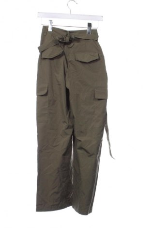 Damskie spodnie SHEIN, Rozmiar XS, Kolor Zielony, Cena 23,99 zł