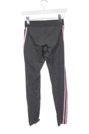 Дамско спортно долнище Adidas, Размер XXS, Цвят Сив, Цена 41,99 лв.