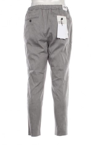 Pantaloni de bărbați Selected Homme, Mărime M, Culoare Gri, Preț 308,99 Lei