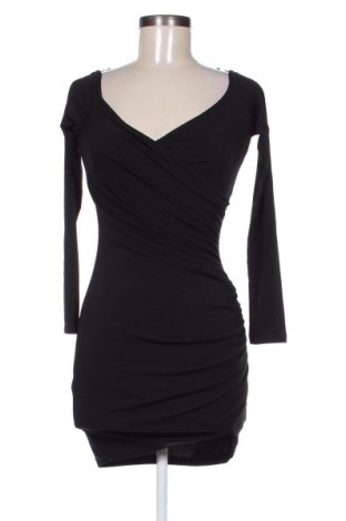 Kleid Ax Paris, Größe M, Farbe Schwarz, Preis 30,99 €