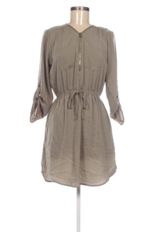 Kleid Colloseum, Größe M, Farbe Grün, Preis € 8,99