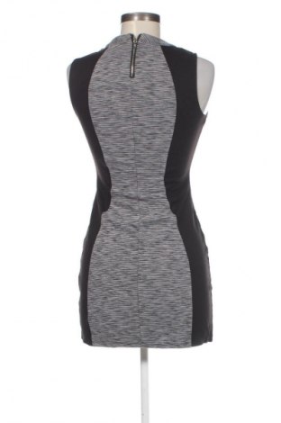 Šaty  H&M Divided, Velikost M, Barva Vícebarevné, Cena  59,00 Kč
