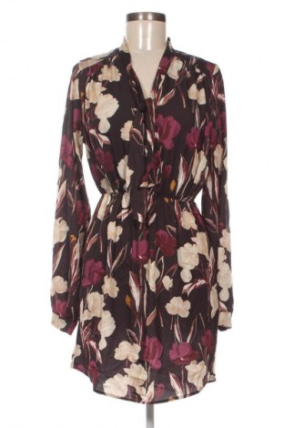 Kleid Mixeri, Größe M, Farbe Mehrfarbig, Preis 33,99 €