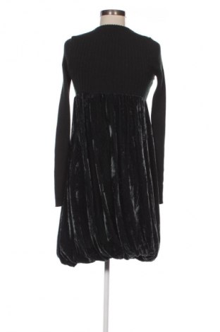 Kleid Stefanel, Größe M, Farbe Grün, Preis 179,80 €