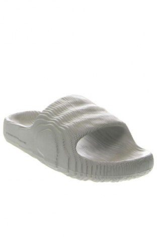 Papuci Adidas, Mărime 46, Culoare Bej, Preț 196,99 Lei