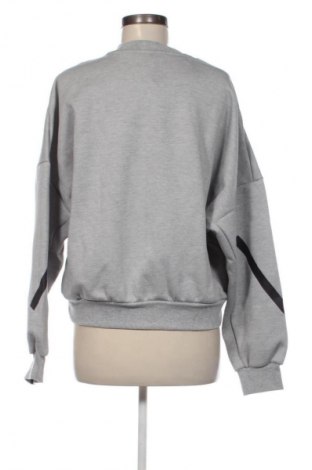 Дамска блуза Adidas, Размер M, Цвят Сив, Цена 56,24 €