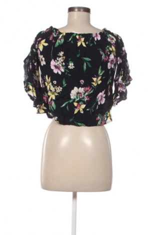 Дамска блуза Bershka, Размер XS, Цвят Многоцветен, Цена 5,11 €