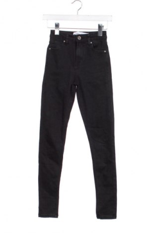 Dámske džínsy  Bershka, Veľkosť XXS, Farba Čierna, Cena  8,95 €