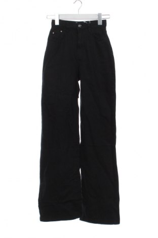 Damskie jeansy Bershka, Rozmiar XXS, Kolor Czarny, Cena 123,99 zł