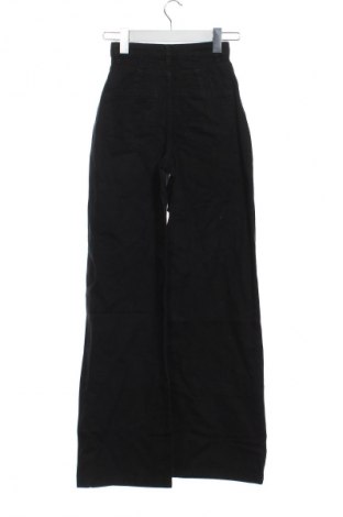 Damskie jeansy Bershka, Rozmiar XXS, Kolor Czarny, Cena 123,99 zł