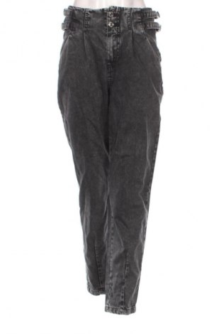 Damen Jeans Bershka, Größe S, Farbe Schwarz, Preis 12,99 €