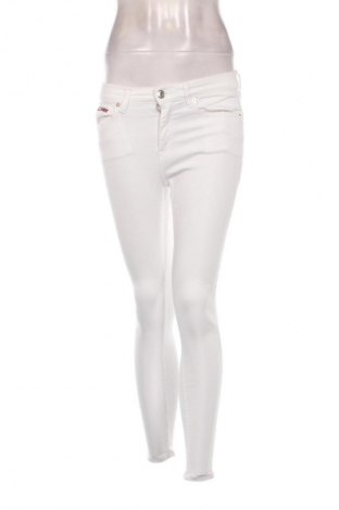 Damskie jeansy Tommy Jeans, Rozmiar S, Kolor Biały, Cena 150,99 zł