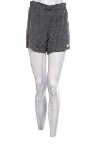 Női rövidnadrág Nike, Méret M, Szín Szürke, Ár 6 549 Ft
