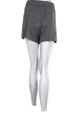 Női rövidnadrág Nike, Méret M, Szín Szürke, Ár 6 549 Ft