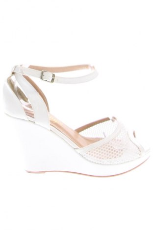 Női cipők Unbranded, Méret 40, Szín Fehér, Ár 10 744 Ft