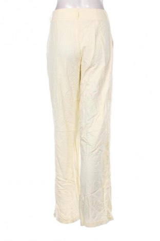 Damenhose Stradivarius, Größe L, Farbe Gelb, Preis € 18,99