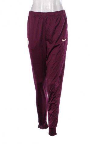 Pantaloni trening de femei Nike, Mărime L, Culoare Roz, Preț 294,99 Lei