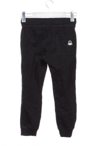 Детско спортно долнище United Colors Of Benetton, Размер 7-8y/ 128-134 см, Цвят Черен, Цена 14,00 €