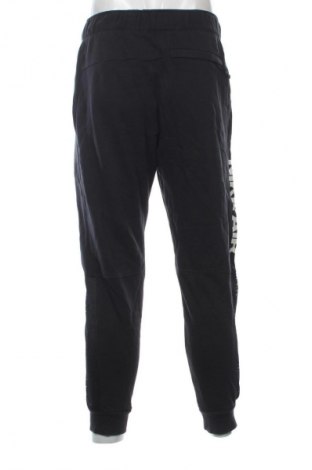 Pantaloni trening de bărbați Nike, Mărime M, Culoare Negru, Preț 141,99 Lei