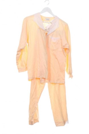 Piżama
 Unbranded, Rozmiar M, Kolor Beżowy, Cena 171,47 zł