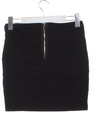 Spódnica Amisu, Rozmiar XS, Kolor Czarny, Cena 46,99 zł