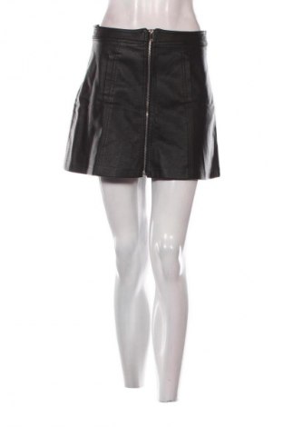 Пола Bershka, Размер M, Цвят Черен, Цена 4,60 €