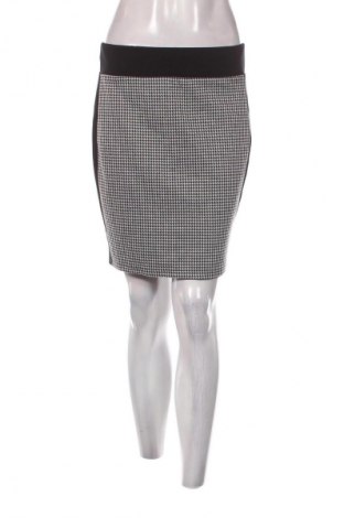 Szoknya Laura T., Méret M, Szín Sokszínű, Ár 2 209 Ft