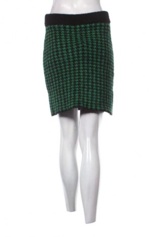 Пола Mango, Размер M, Цвят Многоцветен, Цена 5,62 €