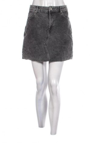 Пола ONLY, Размер L, Цвят Сив, Цена 4,09 €