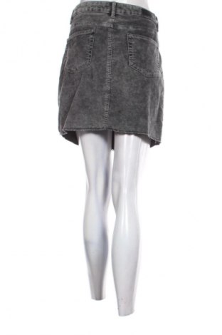 Пола ONLY, Размер L, Цвят Сив, Цена 4,09 €