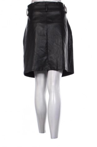 Пола Vero Moda, Размер XL, Цвят Черен, Цена 5,62 €