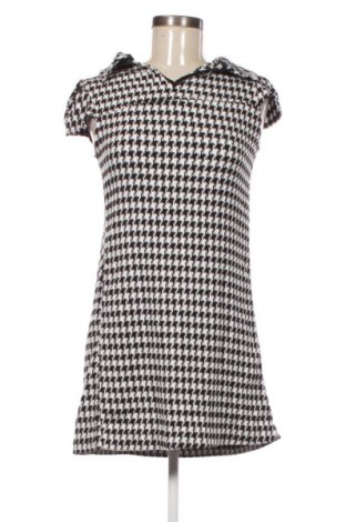 Kleid Amisu, Größe M, Farbe Mehrfarbig, Preis 7,99 €