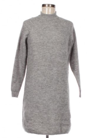 Rochie C&A, Mărime S, Culoare Gri, Preț 52,99 Lei