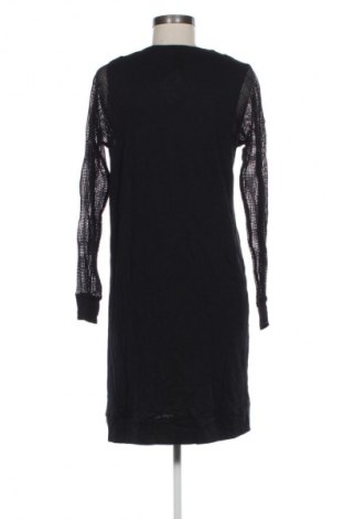 Sukienka Nikita, Rozmiar M, Kolor Czarny, Cena 142,99 zł