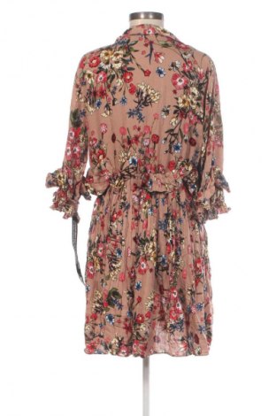 Рокля Pretty Little Thing, Размер L, Цвят Многоцветен, Цена 10,73 €