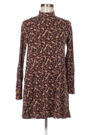 Рокля Pull&Bear, Размер M, Цвят Многоцветен, Цена 6,13 €
