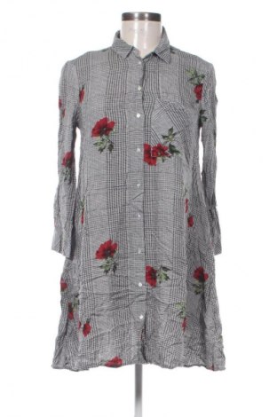 Рокля Stradivarius, Размер S, Цвят Многоцветен, Цена 6,64 €