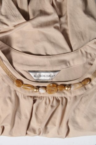 Дамска блуза Allison Daley, Размер S, Цвят Бежов, Цена 27,30 лв.