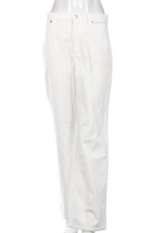 Дамски джинси Monki, Размер M, Цвят Бял, Памук, Цена 51,75 лв.