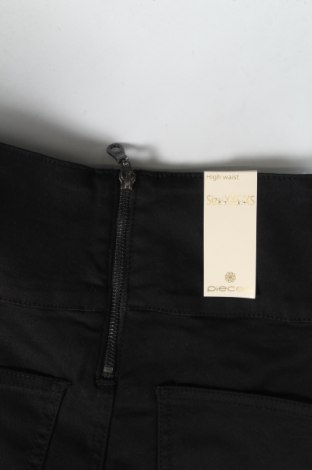 Дамски панталон Pieces, Размер XXS, Цвят Черен, Цена 5,52 лв.