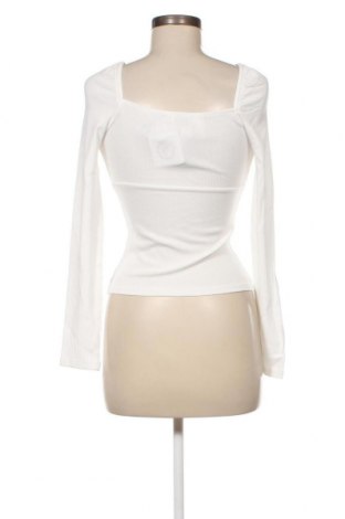 Γυναικεία μπλούζα NA-KD, Μέγεθος S, Χρώμα Λευκό, 52% lyocell, 43% βισκόζη, 5% ελαστάνη, Τιμή 27,21 €