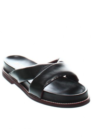 Papuci Avril Gau, Mărime 38, Culoare Negru, Preț 1.209,38 Lei