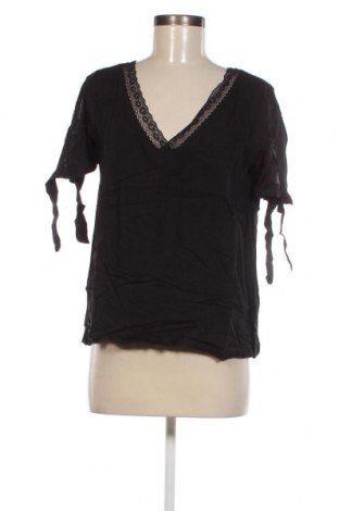 Γυναικεία μπλούζα Irl, Μέγεθος M, Χρώμα Μαύρο, Τιμή 6,71 €