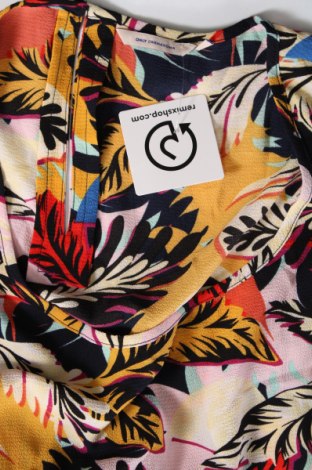 Дамска блуза ONLY Carmakoma, Размер 3XL, Цвят Многоцветен, Цена 15,00 лв.