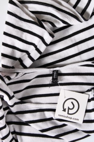 Γυναικεία μπλούζα Sinsay, Μέγεθος M, Χρώμα Πολύχρωμο, Τιμή 9,72 €