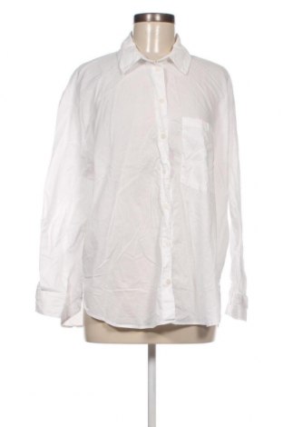 Дамска риза Bershka, Размер L, Цвят Бял, Цена 12,00 лв.
