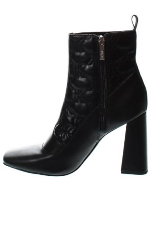 Dámské boty  Karl Lagerfeld, Velikost 39, Barva Černá, Cena  5 764,00 Kč