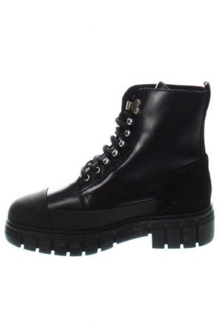 Dámske topánky  Shoe The Bear, Veľkosť 37, Farba Čierna, Cena  151,03 €