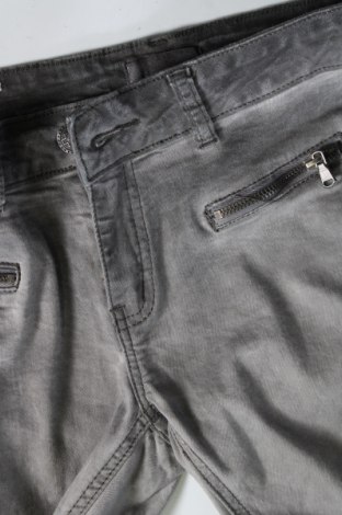 Dámske džínsy , Veľkosť M, Farba Sivá, Cena  1,75 €